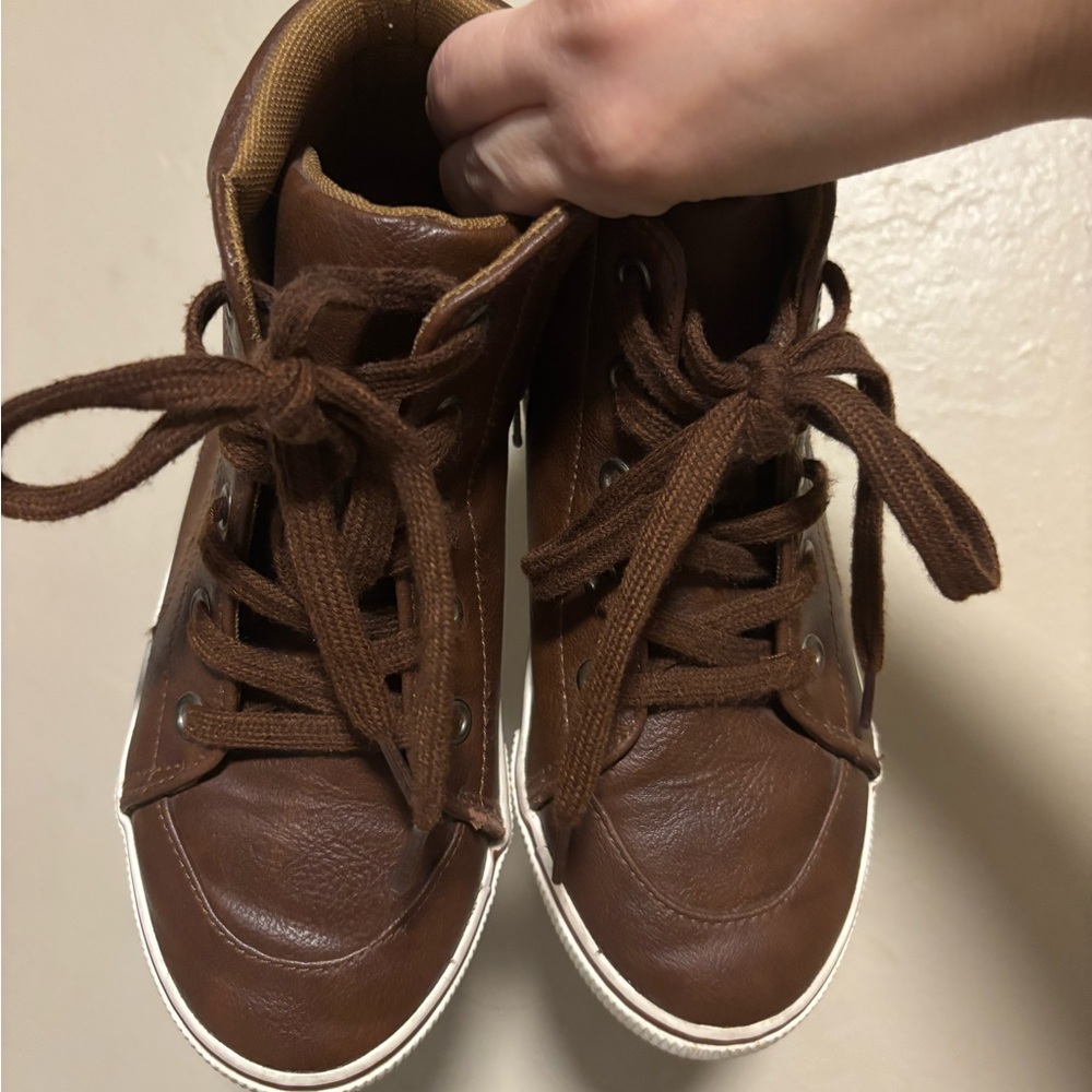Cat and Jack Boys Brown vegan Leather high top sneakers